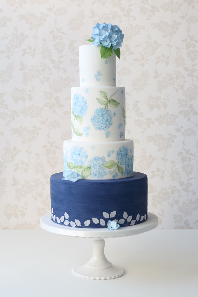 Hydrangea wedding cake